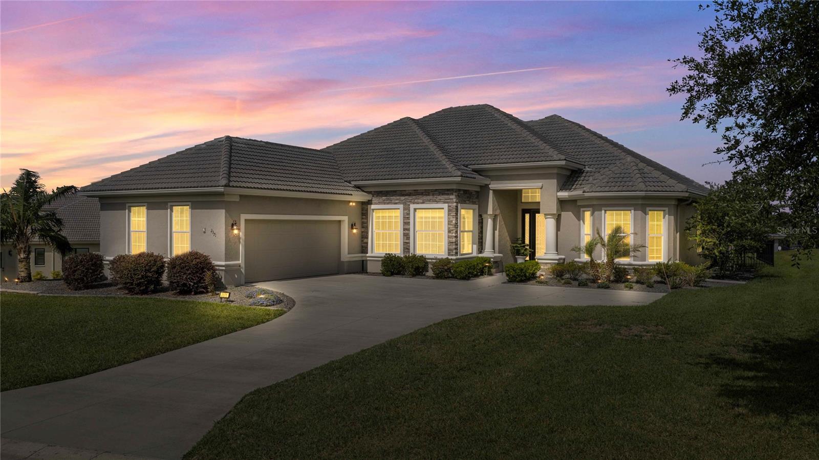 2371 N PEAKVIEW LOOP