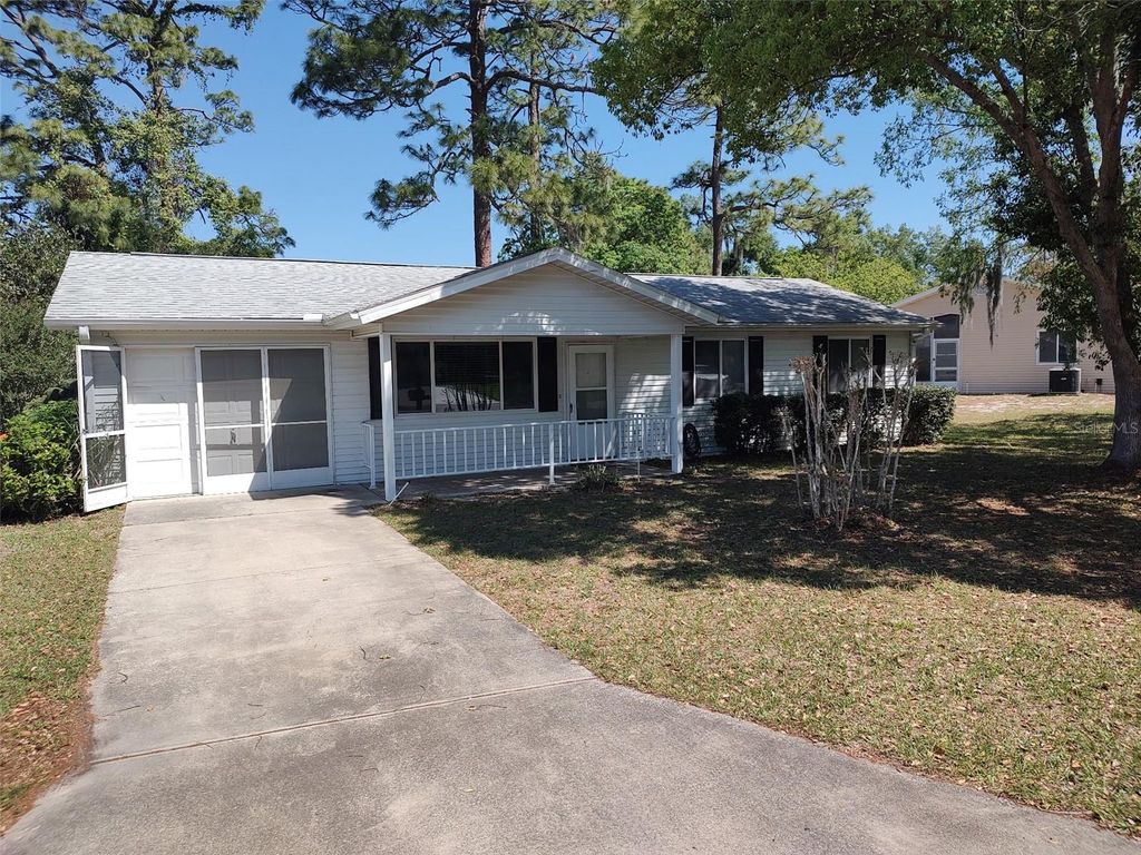 Photo of 10842 SW 91st Terrace, Ocala, FL 34481 (MLS # OM723112)