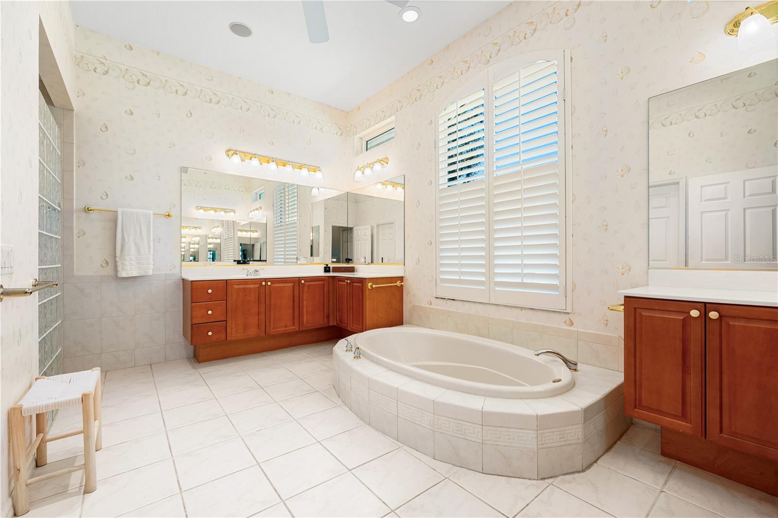 LAUREL OAK ESTATES SEC 01 - Residential