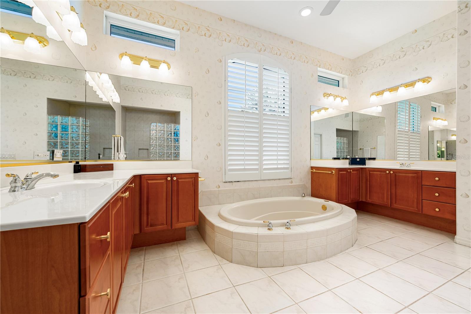 LAUREL OAK ESTATES SEC 01 - Residential