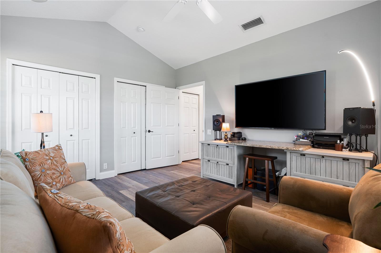 LAUREL OAK ESTATES SEC 01 - Residential