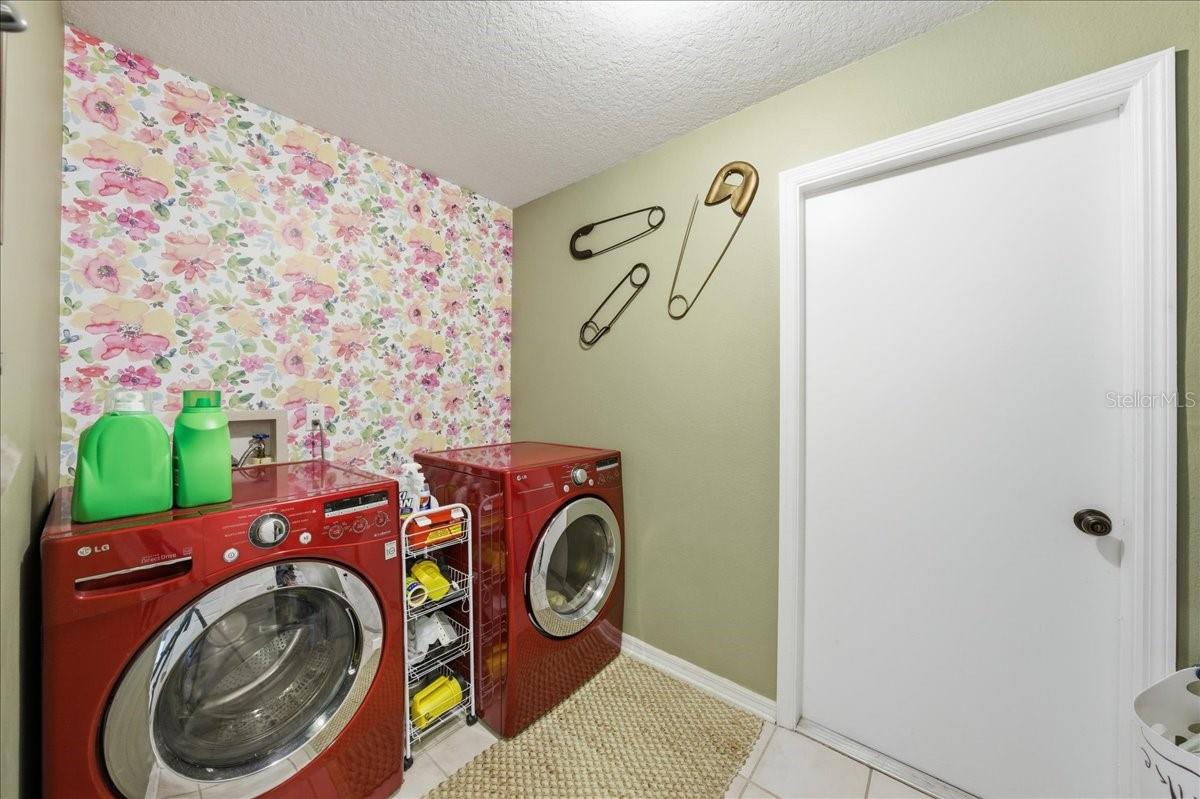 RIVER CROSSING ESTATES - Residential