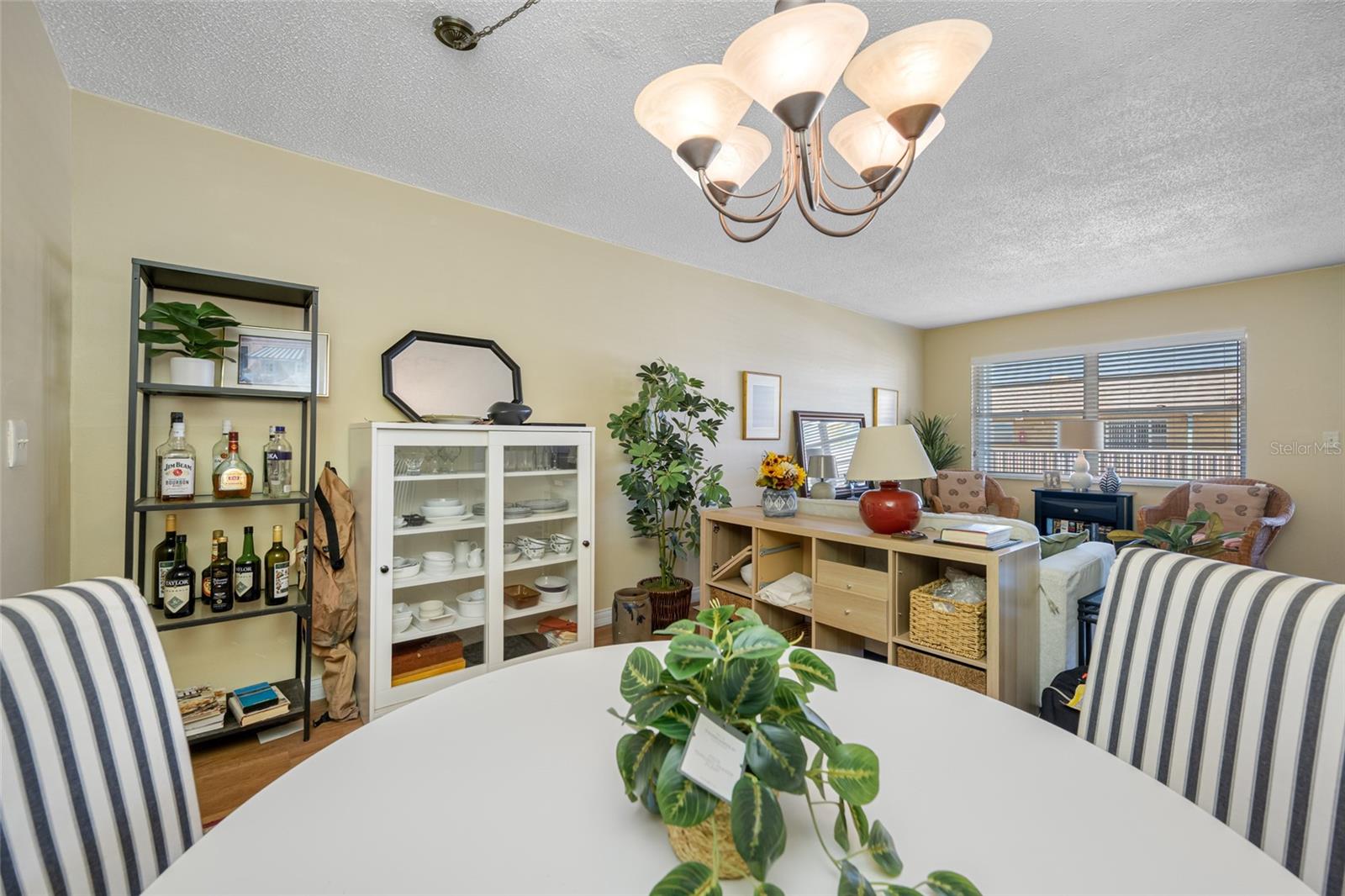 PARADISE SHORES - Residential