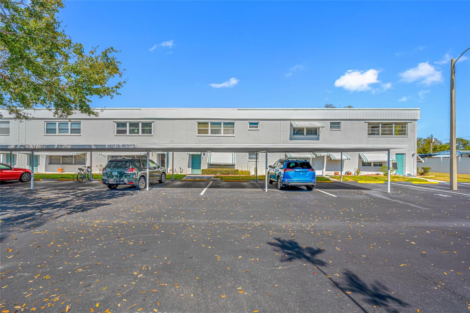 PARADISE SHORES - Residential