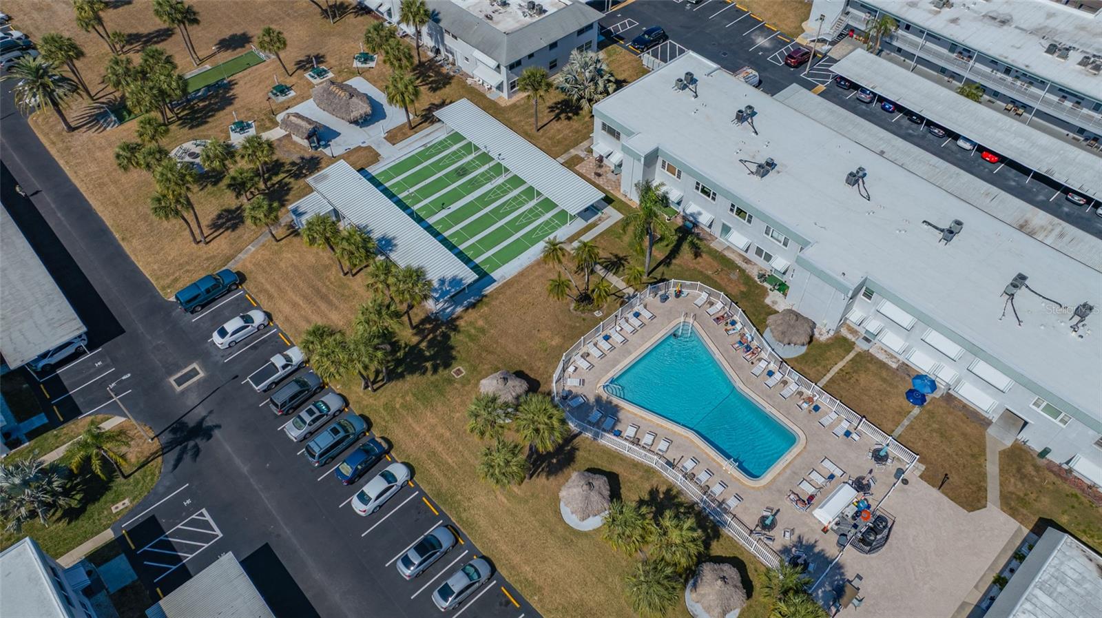 PARADISE SHORES - Residential