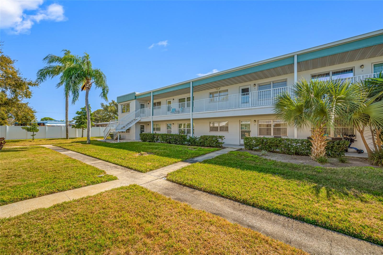 PARADISE SHORES - Residential