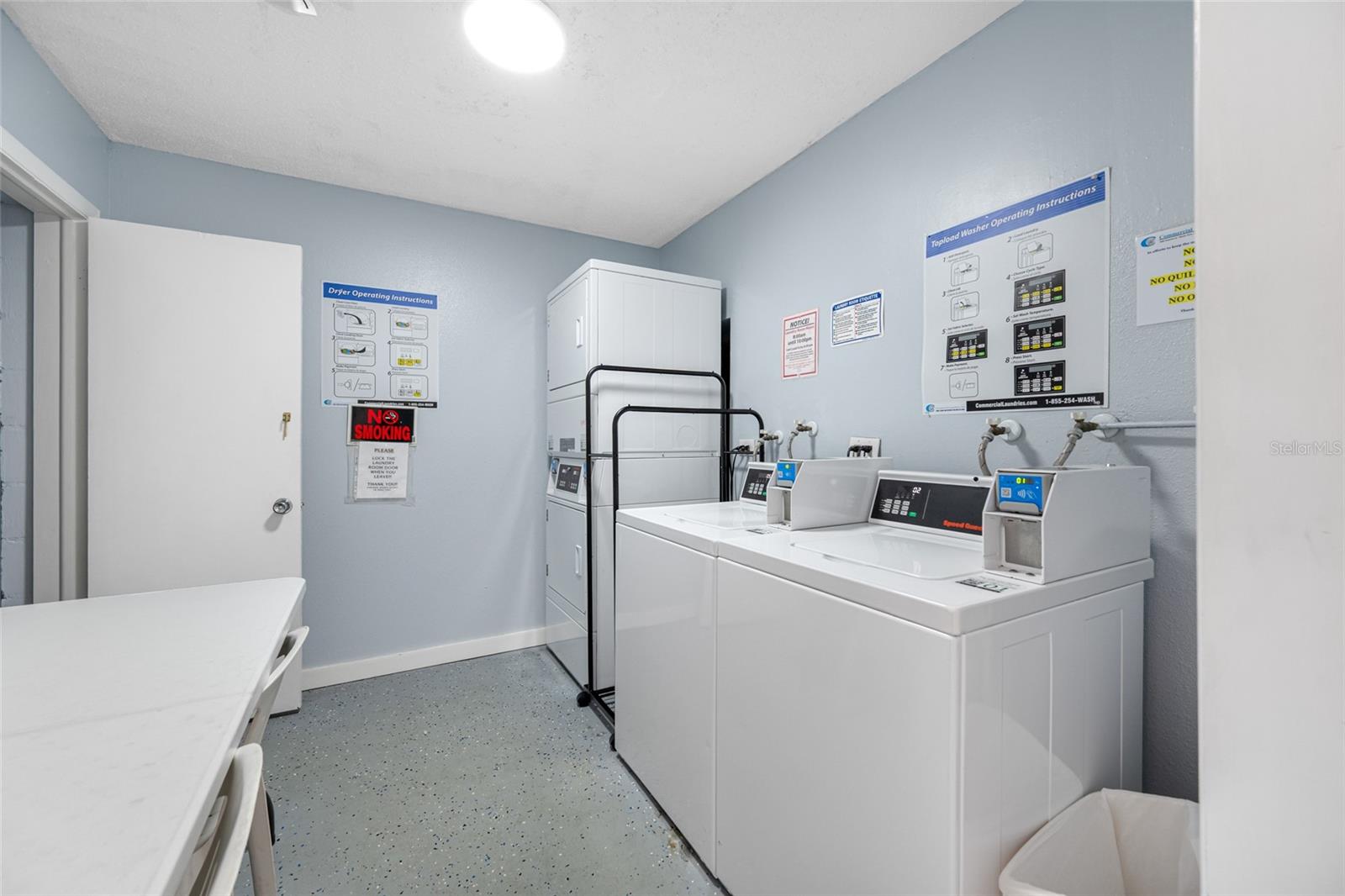 PARADISE SHORES - Residential