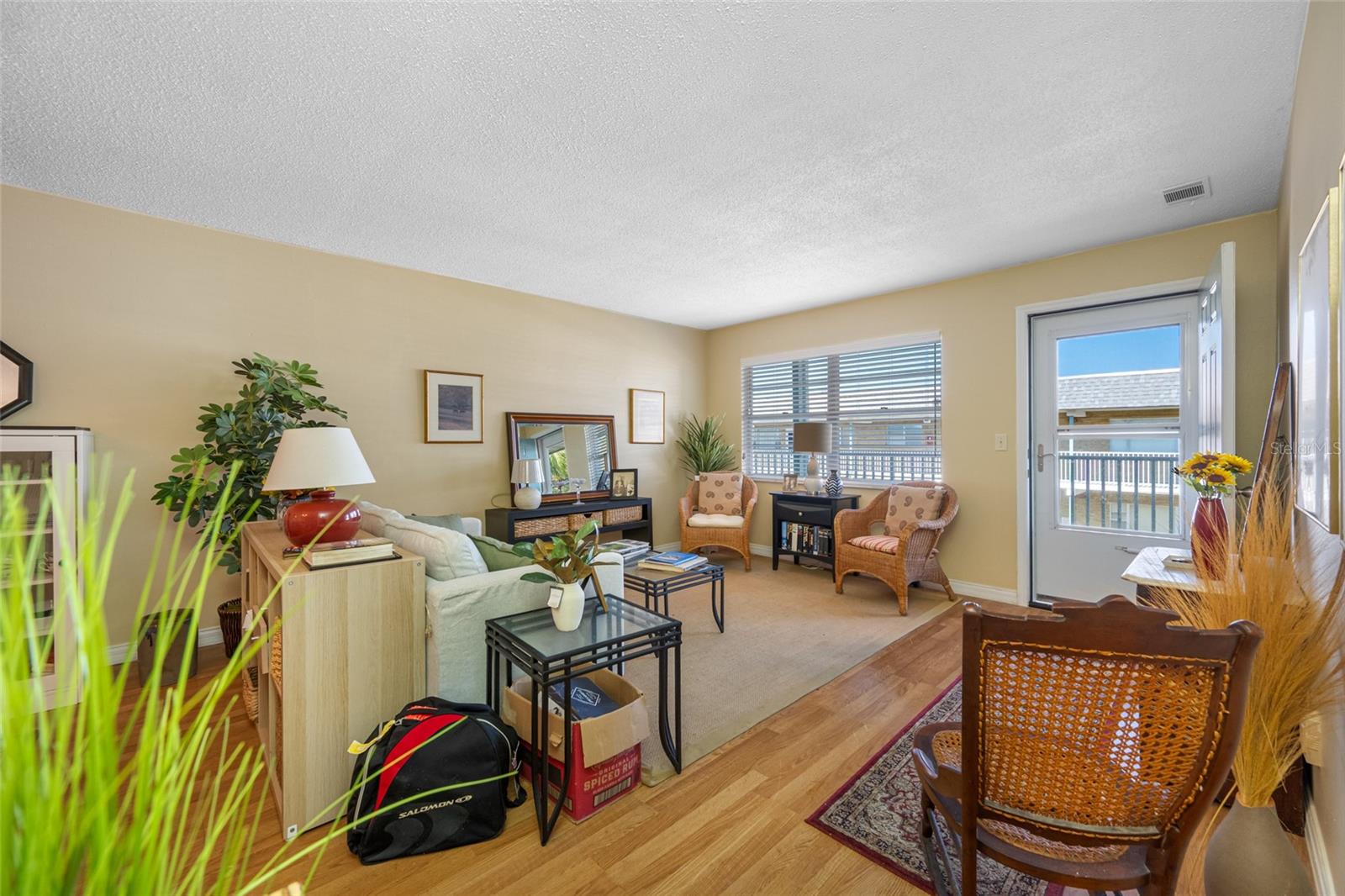 PARADISE SHORES - Residential