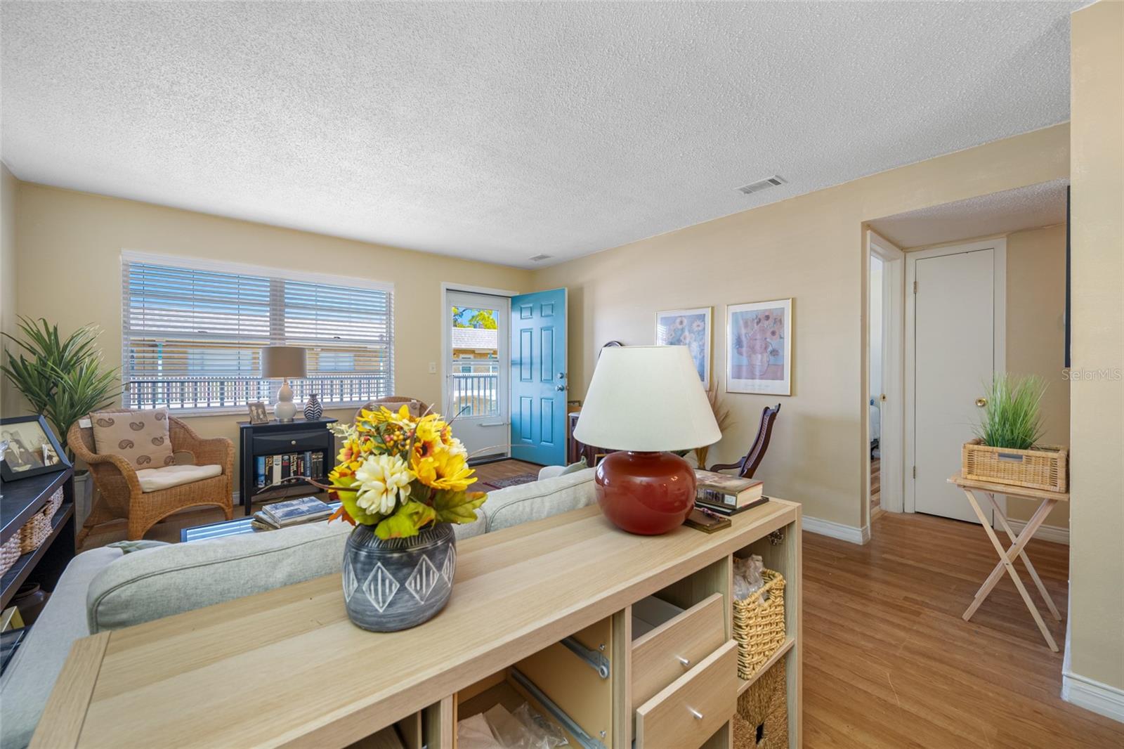 PARADISE SHORES - Residential