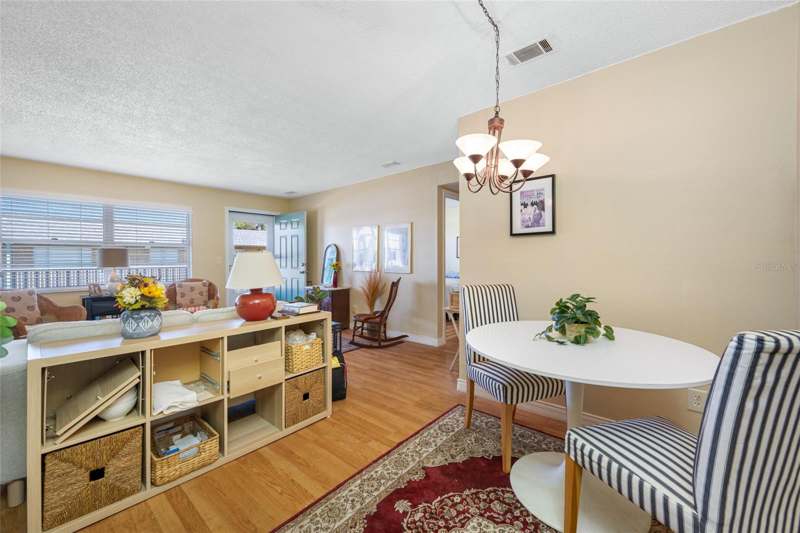 PARADISE SHORES - Residential