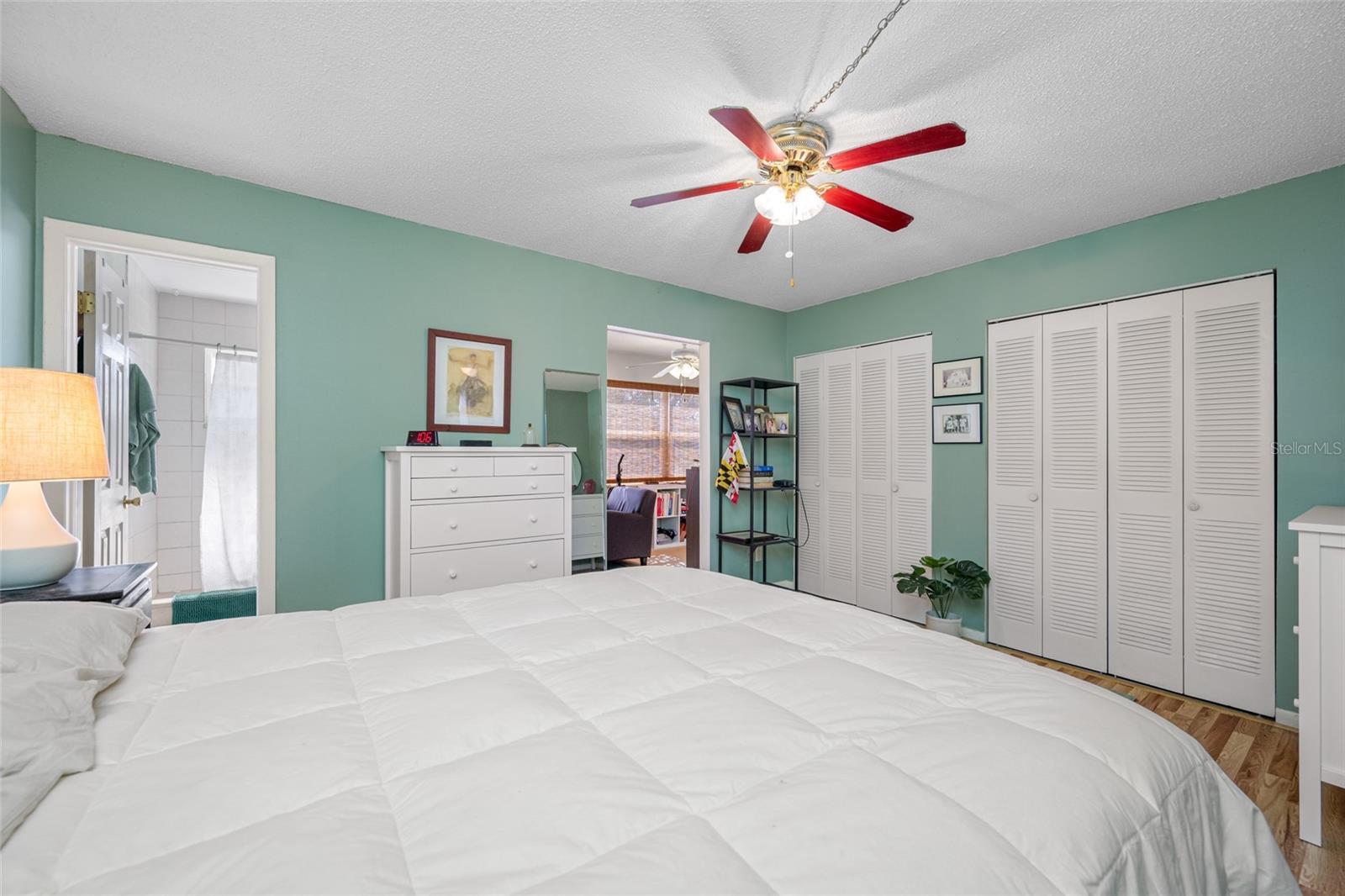 PARADISE SHORES - Residential