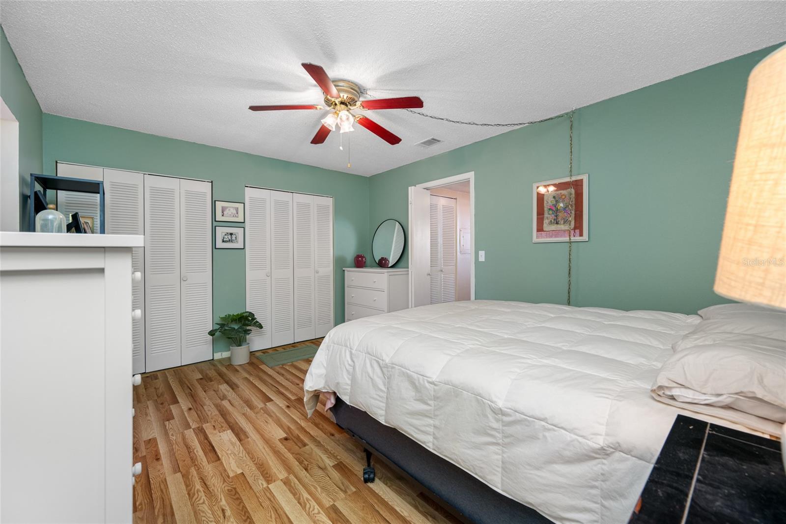 PARADISE SHORES - Residential