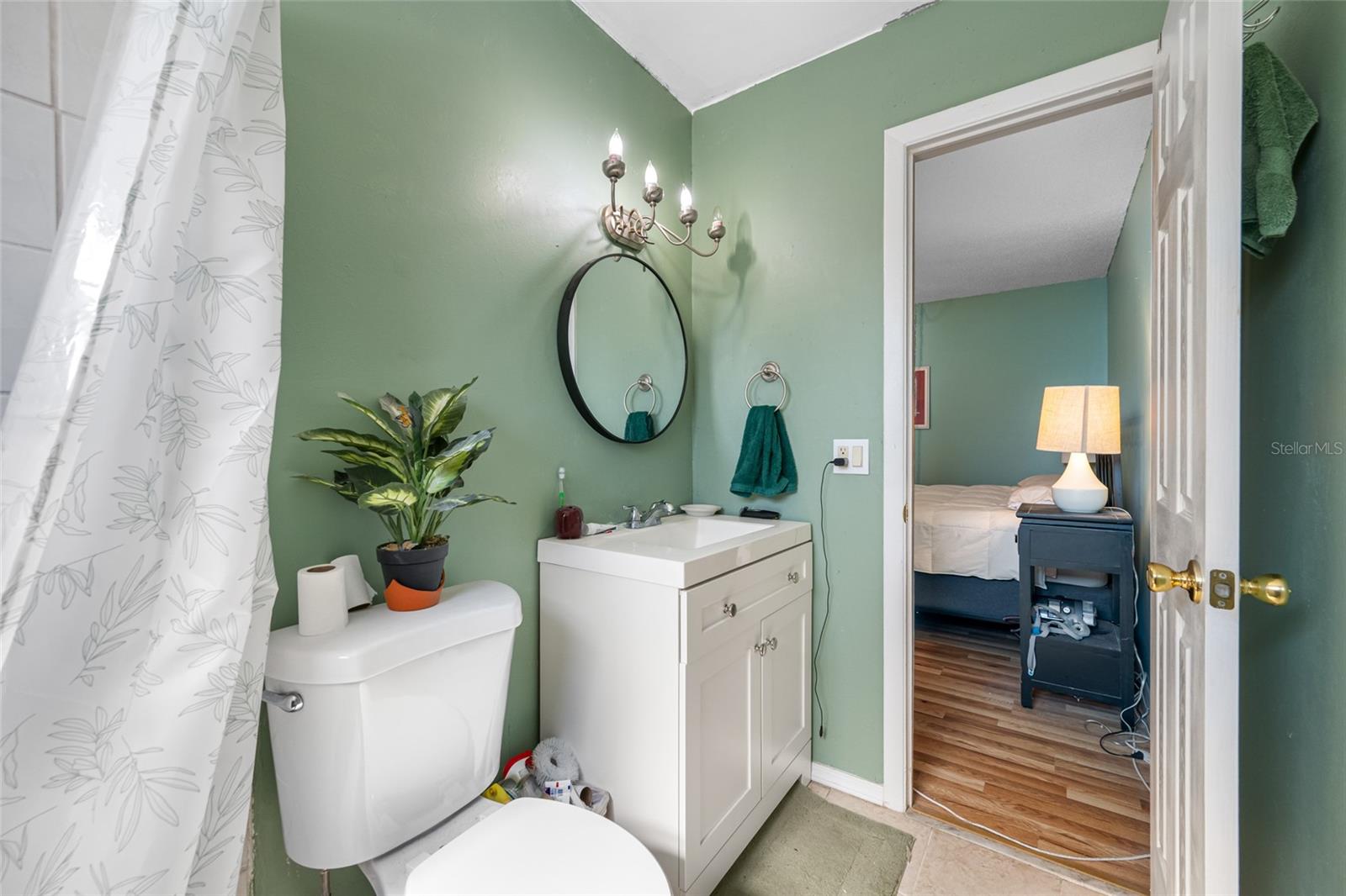 PARADISE SHORES - Residential