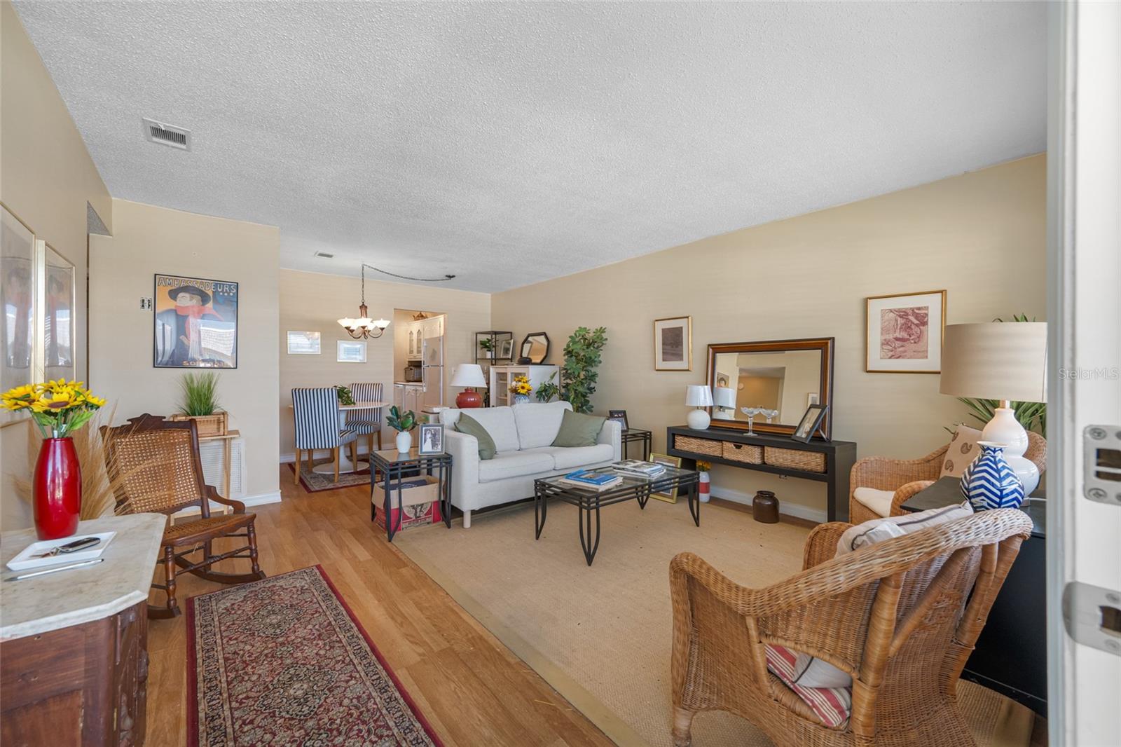 PARADISE SHORES - Residential