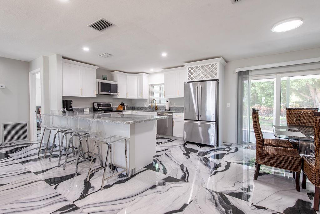 BONNIE LYNN ESTATES - Residential Lease