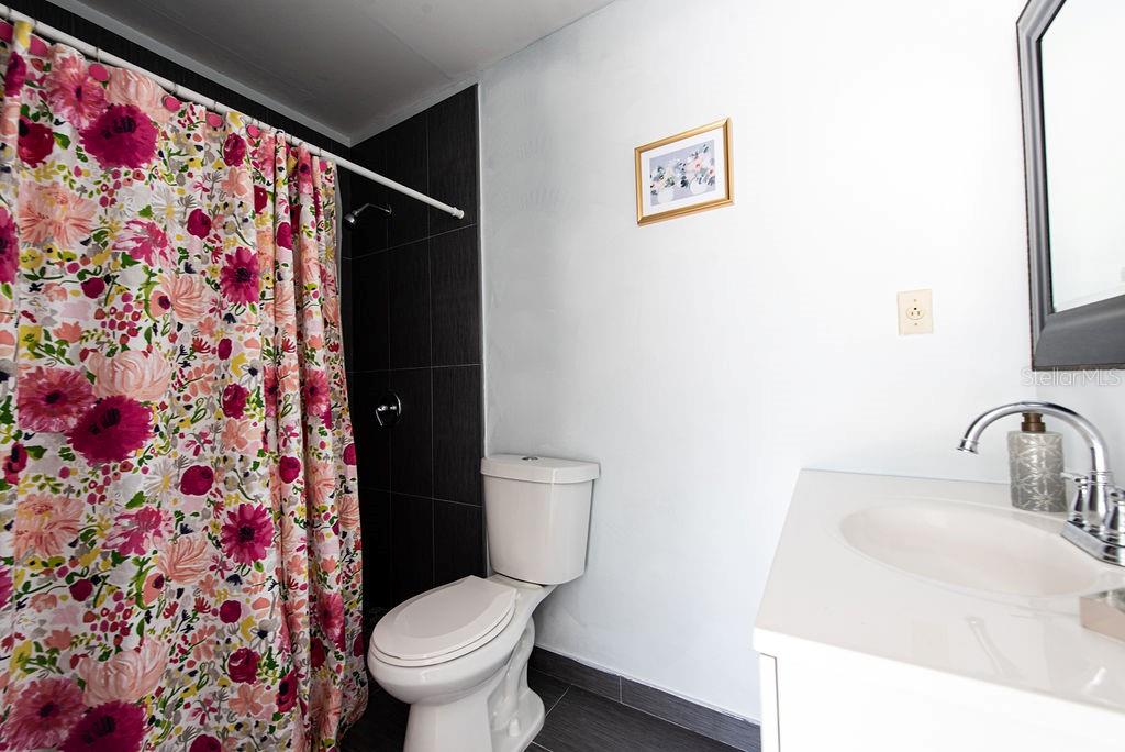 BONNIE LYNN ESTATES - Residential Lease