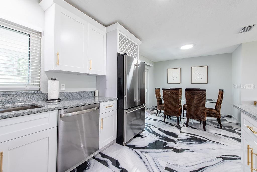 BONNIE LYNN ESTATES - Residential Lease