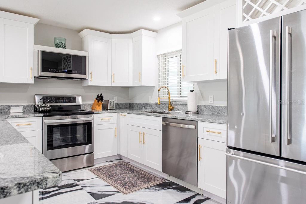 BONNIE LYNN ESTATES - Residential Lease