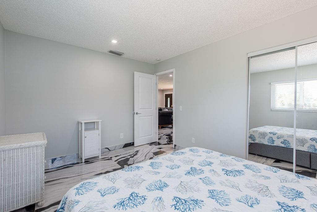 BONNIE LYNN ESTATES - Residential Lease