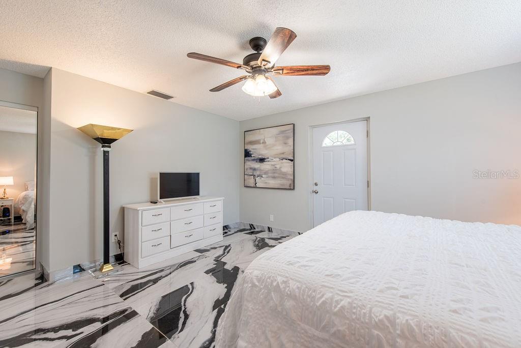 BONNIE LYNN ESTATES - Residential Lease