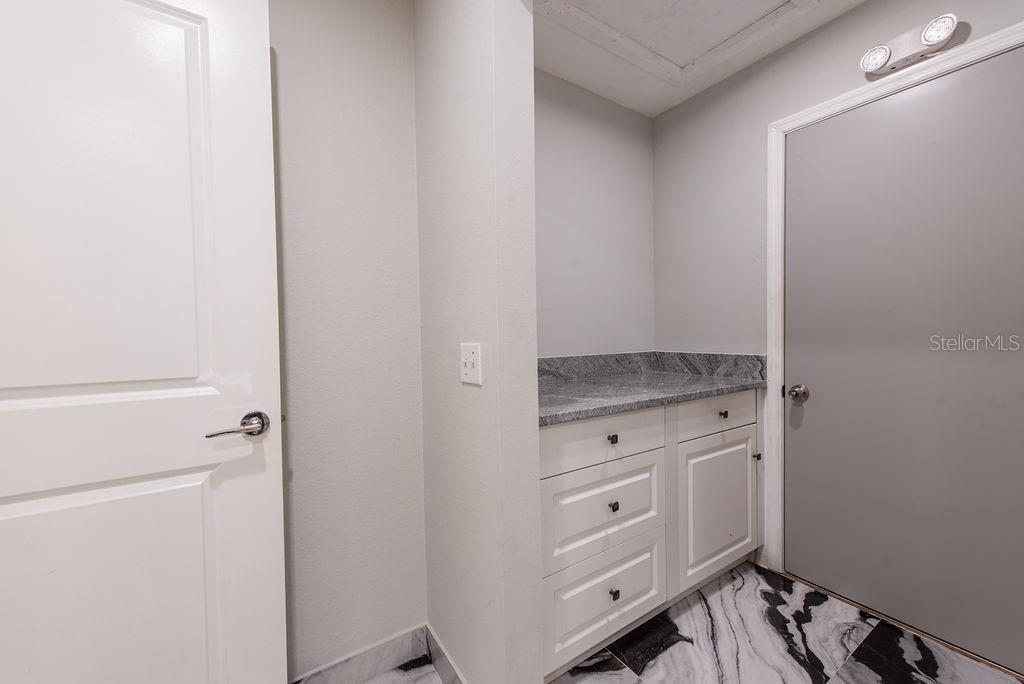 BONNIE LYNN ESTATES - Residential Lease