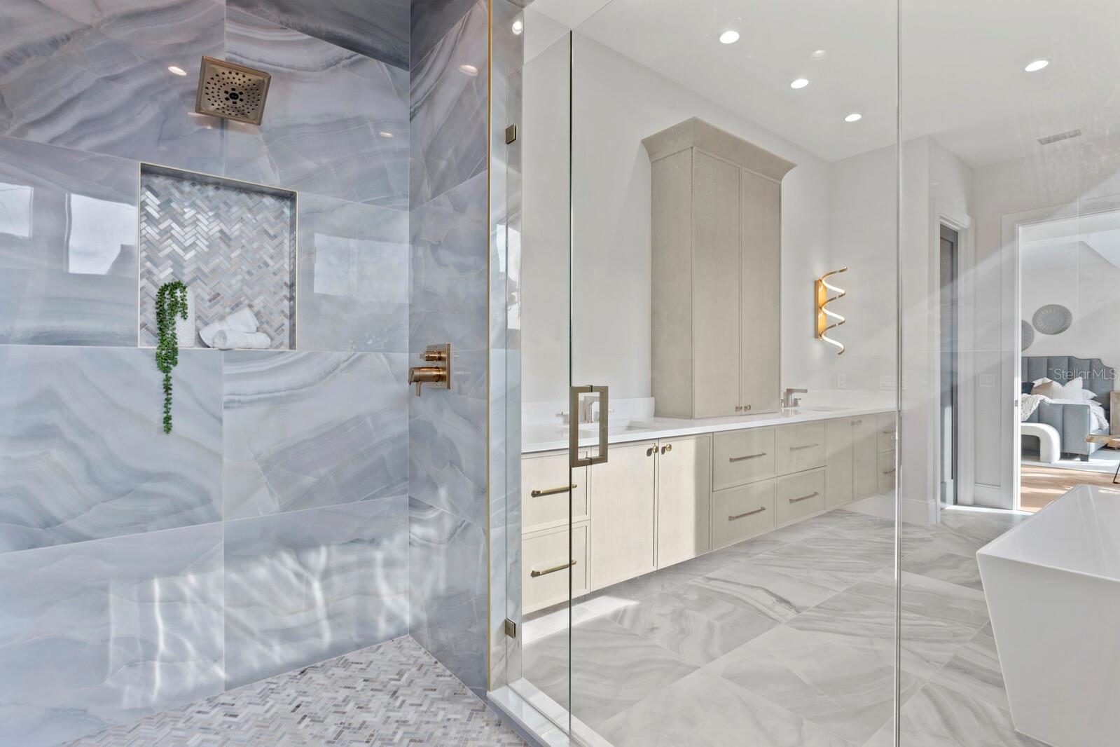 DAVIS ISLANDS PB10 PG52 TO 57 - Residential