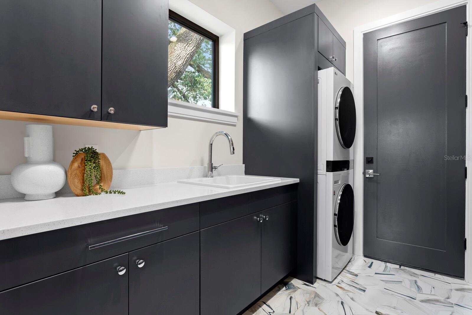 DAVIS ISLANDS PB10 PG52 TO 57 - Residential