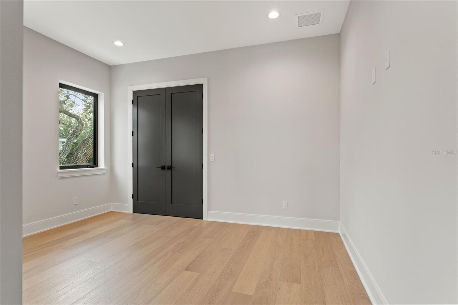 DAVIS ISLANDS PB10 PG52 TO 57 - Residential