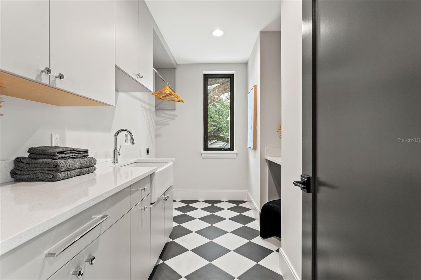 DAVIS ISLANDS PB10 PG52 TO 57 - Residential