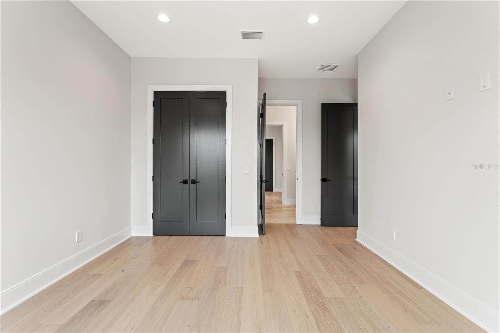 DAVIS ISLANDS PB10 PG52 TO 57 - Residential