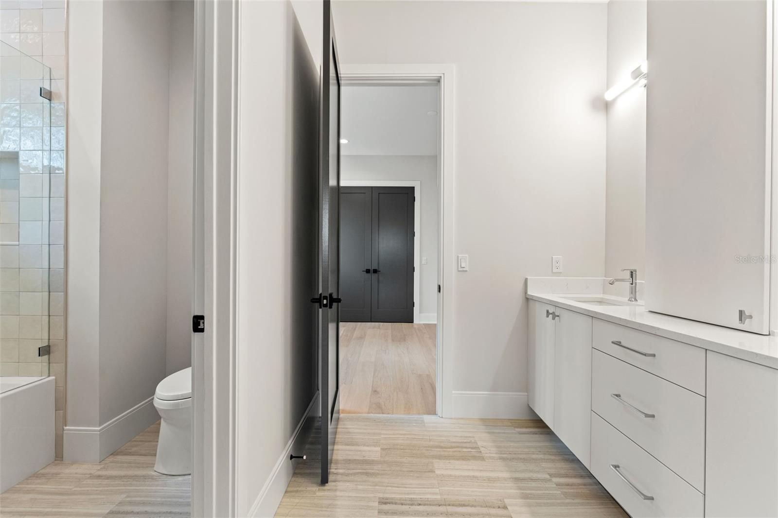 DAVIS ISLANDS PB10 PG52 TO 57 - Residential