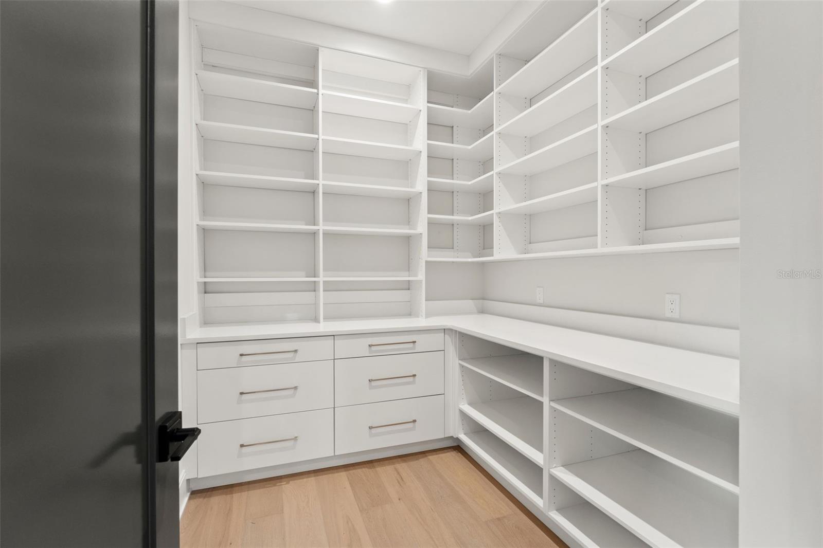 DAVIS ISLANDS PB10 PG52 TO 57 - Residential