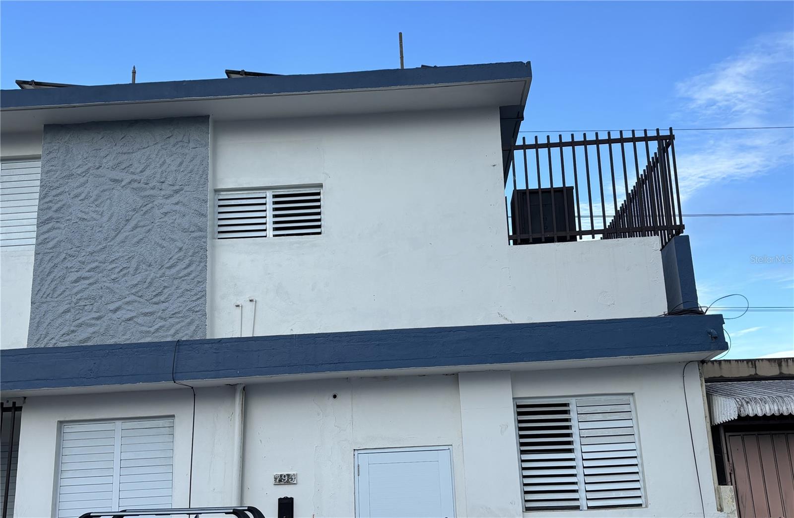 URB. LAS LOMAS - Residential Lease