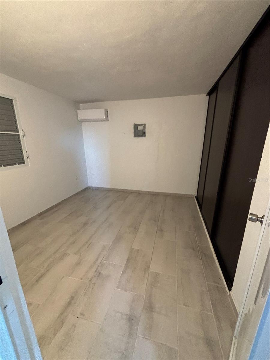 URB. LAS LOMAS - Residential Lease