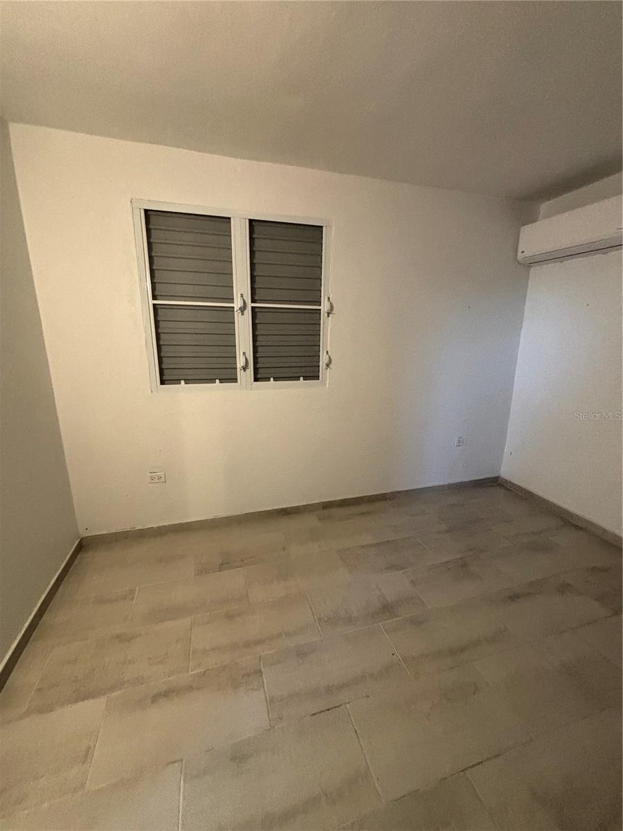 URB. LAS LOMAS - Residential Lease