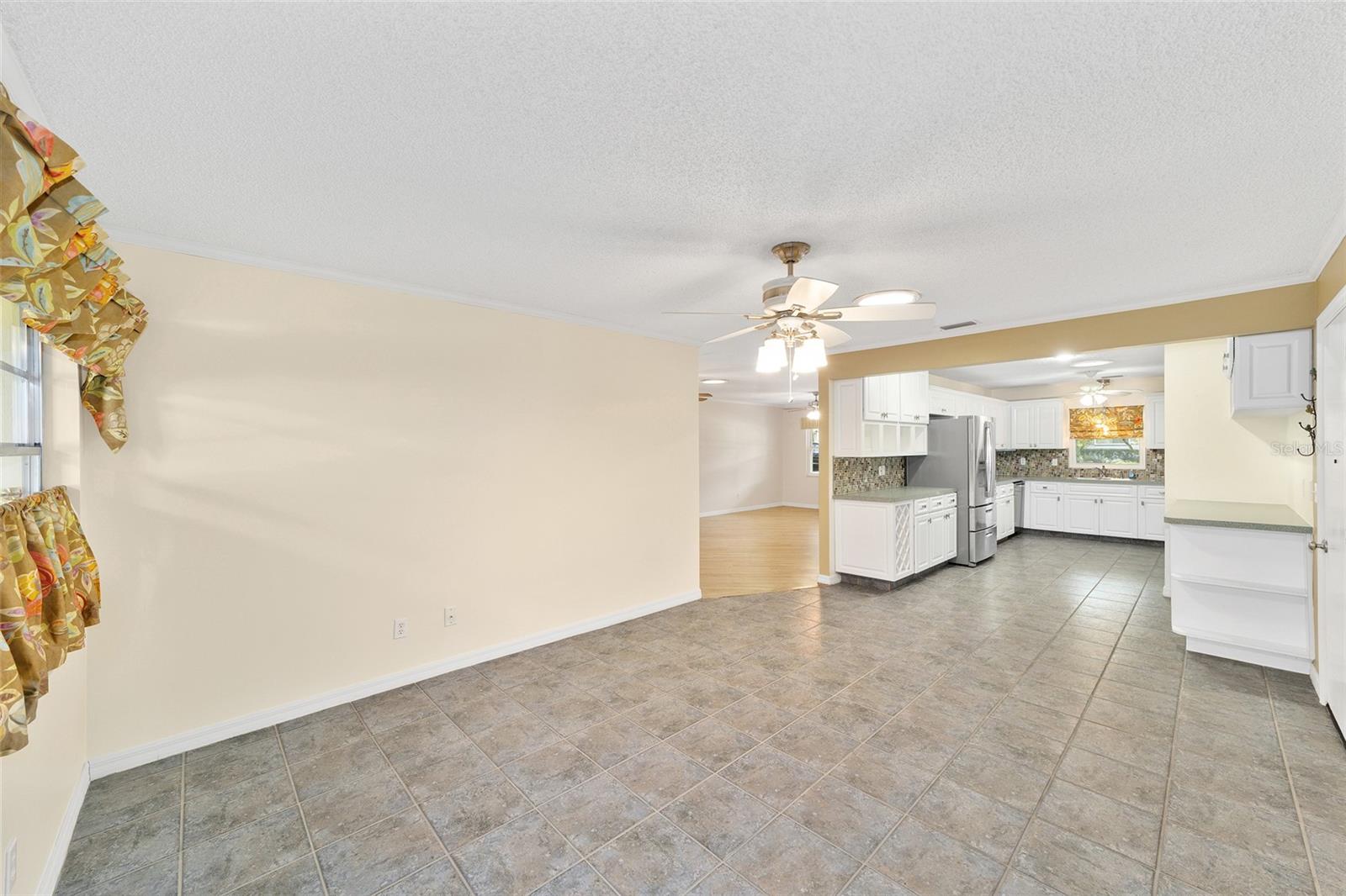 ON TOP OF THE WORLD - Residential