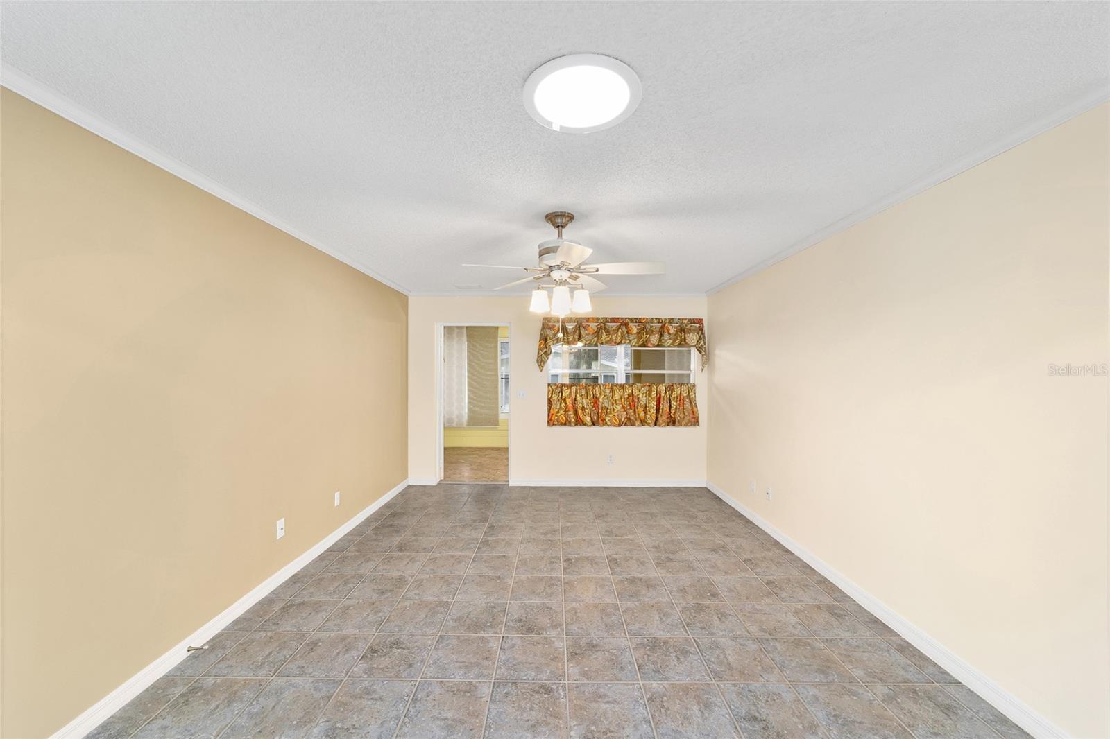 ON TOP OF THE WORLD - Residential