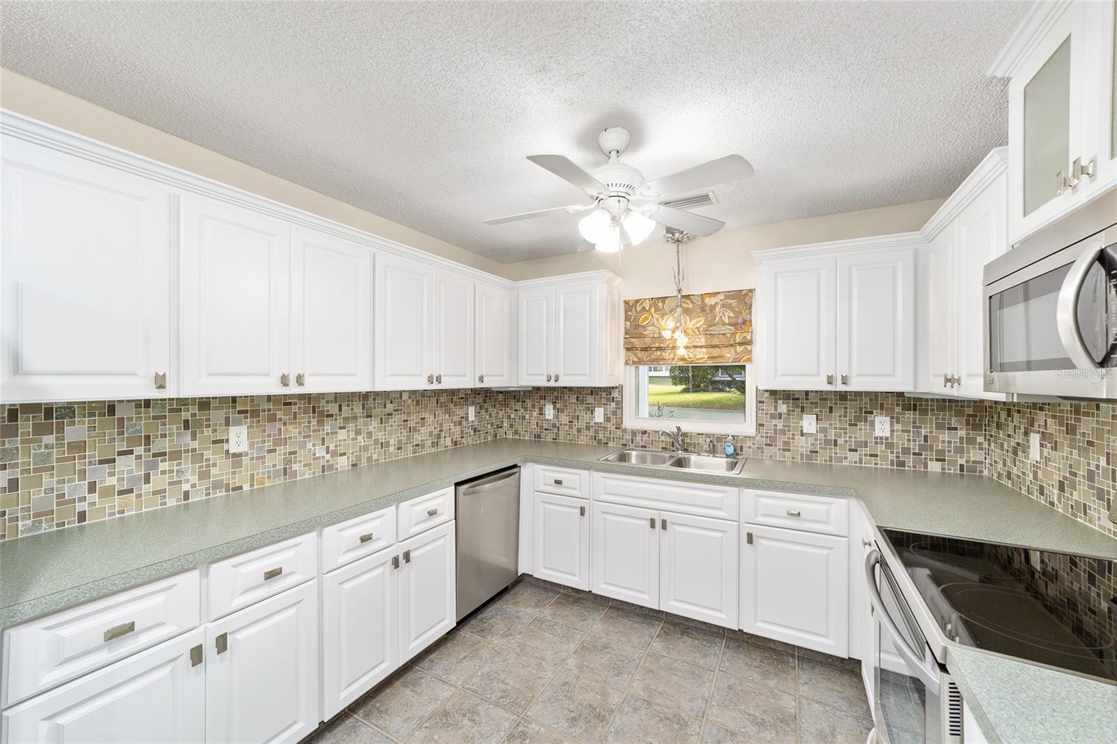 ON TOP OF THE WORLD - Residential