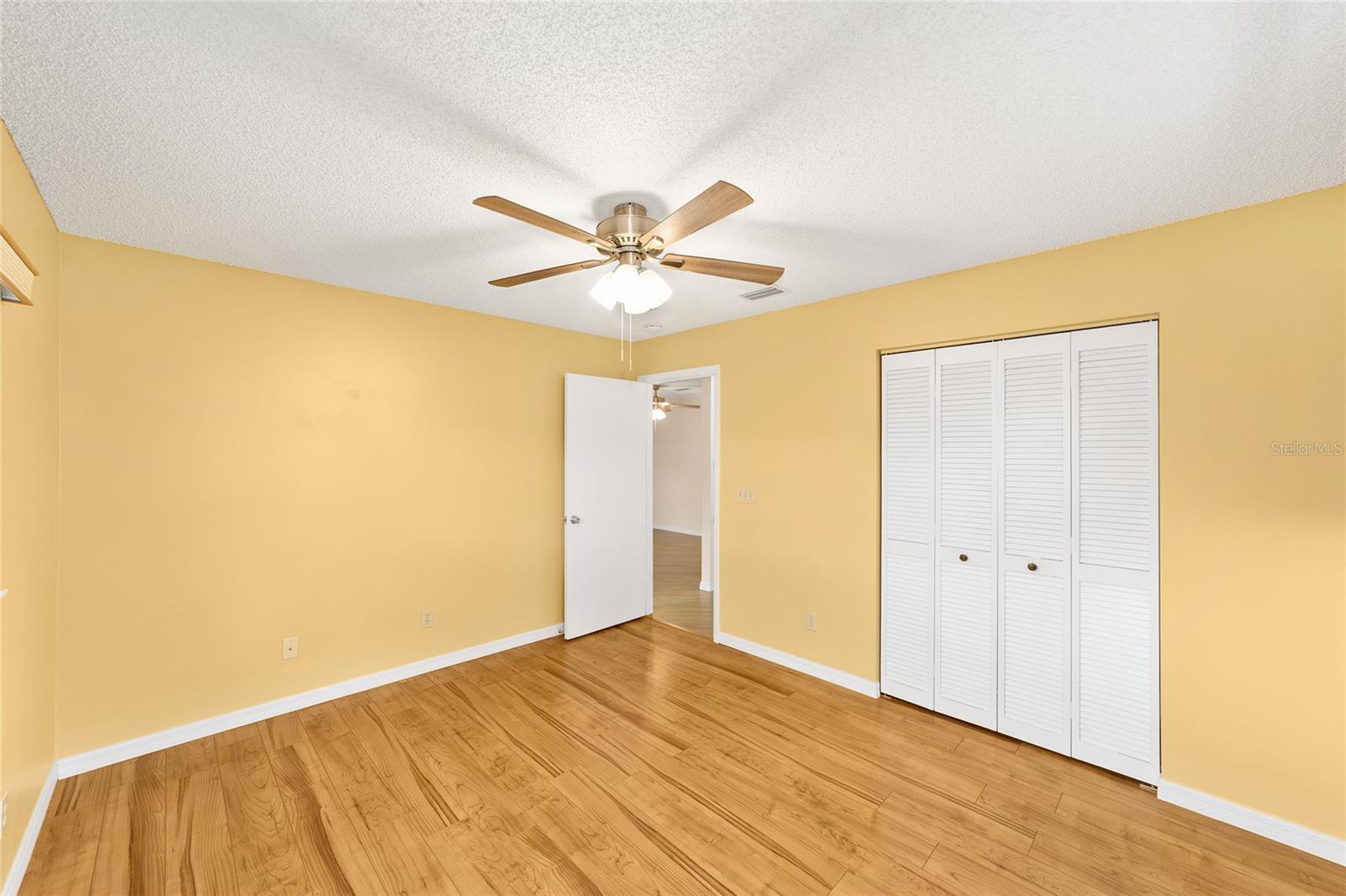 ON TOP OF THE WORLD - Residential