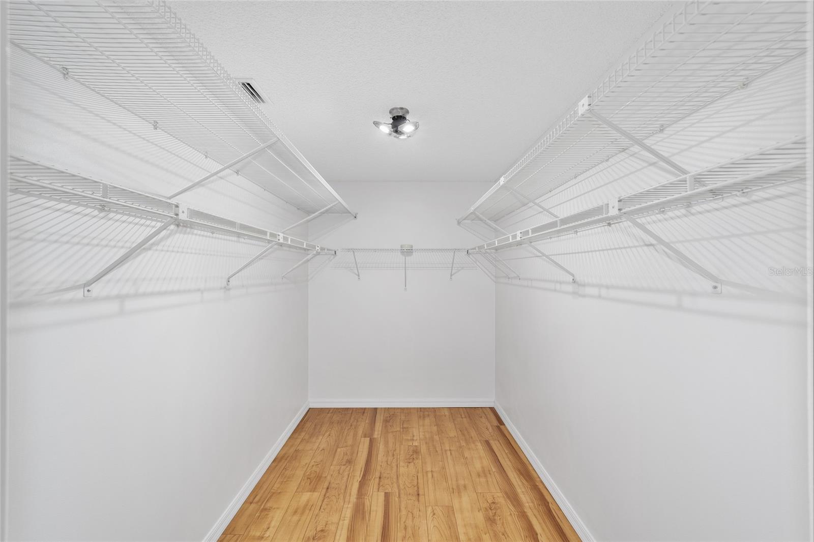 ON TOP OF THE WORLD - Residential