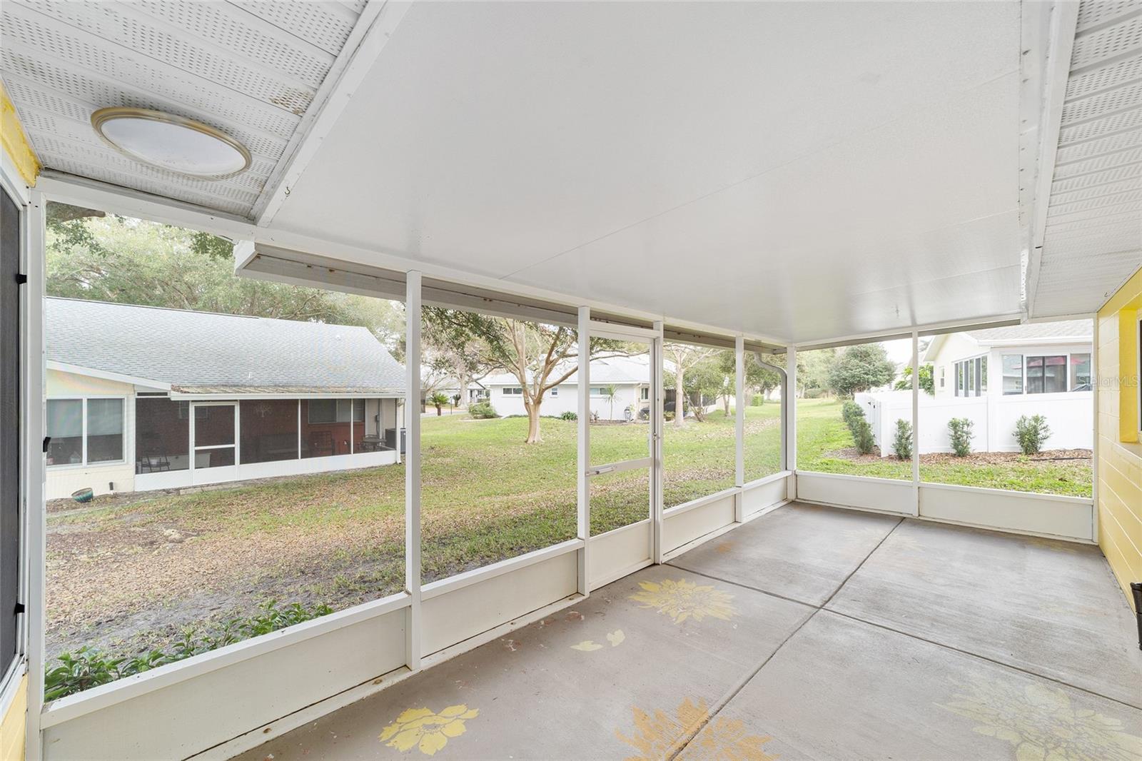 ON TOP OF THE WORLD - Residential