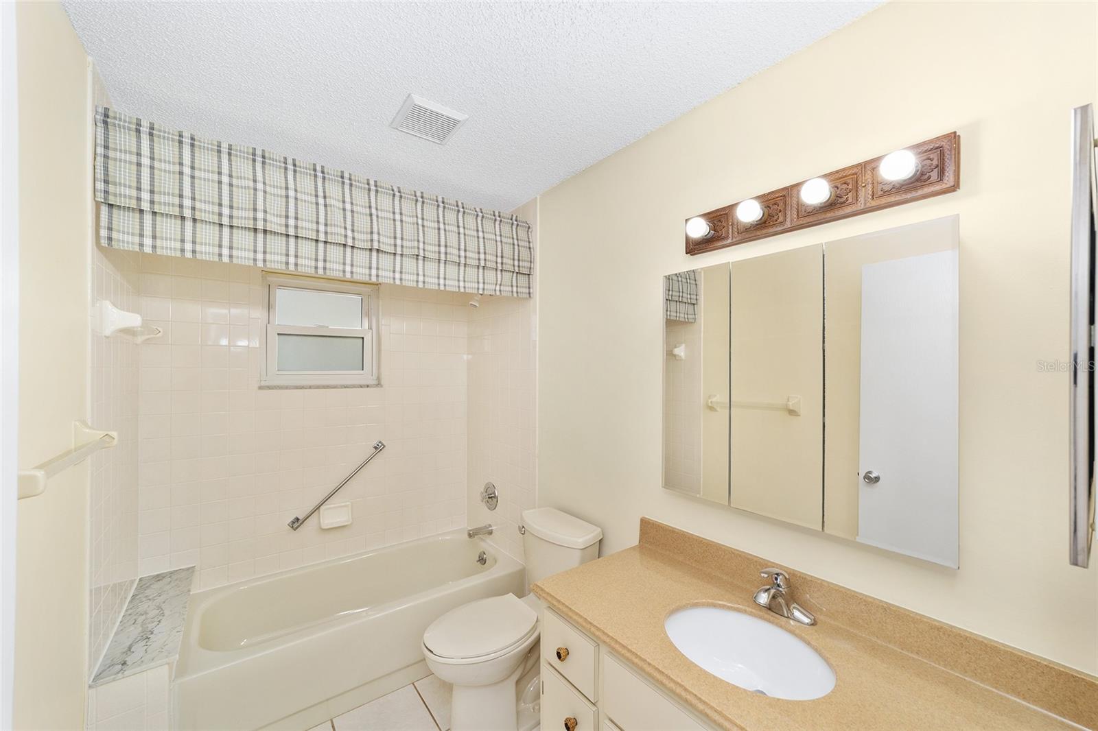 ON TOP OF THE WORLD - Residential