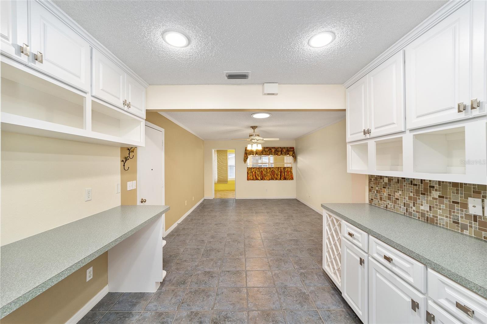 ON TOP OF THE WORLD - Residential