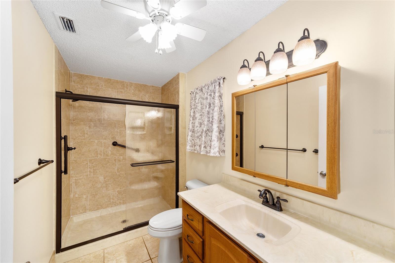 ON TOP OF THE WORLD - Residential