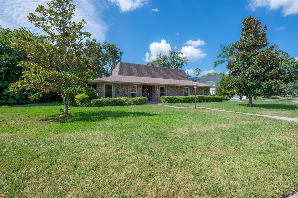 Photo of 13313 Golf Crest Circle, Tampa, FL 33618 (MLS # TB8420690)