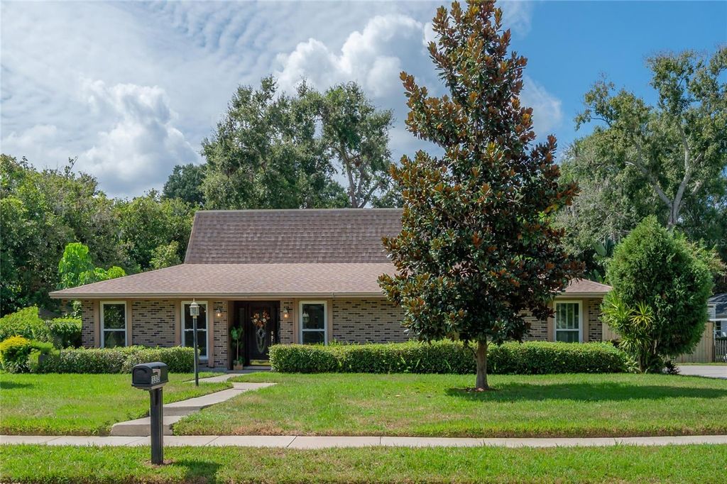 Photo of 13313 Golf Crest Circle, Tampa, FL 33618 (MLS # TB8420690)