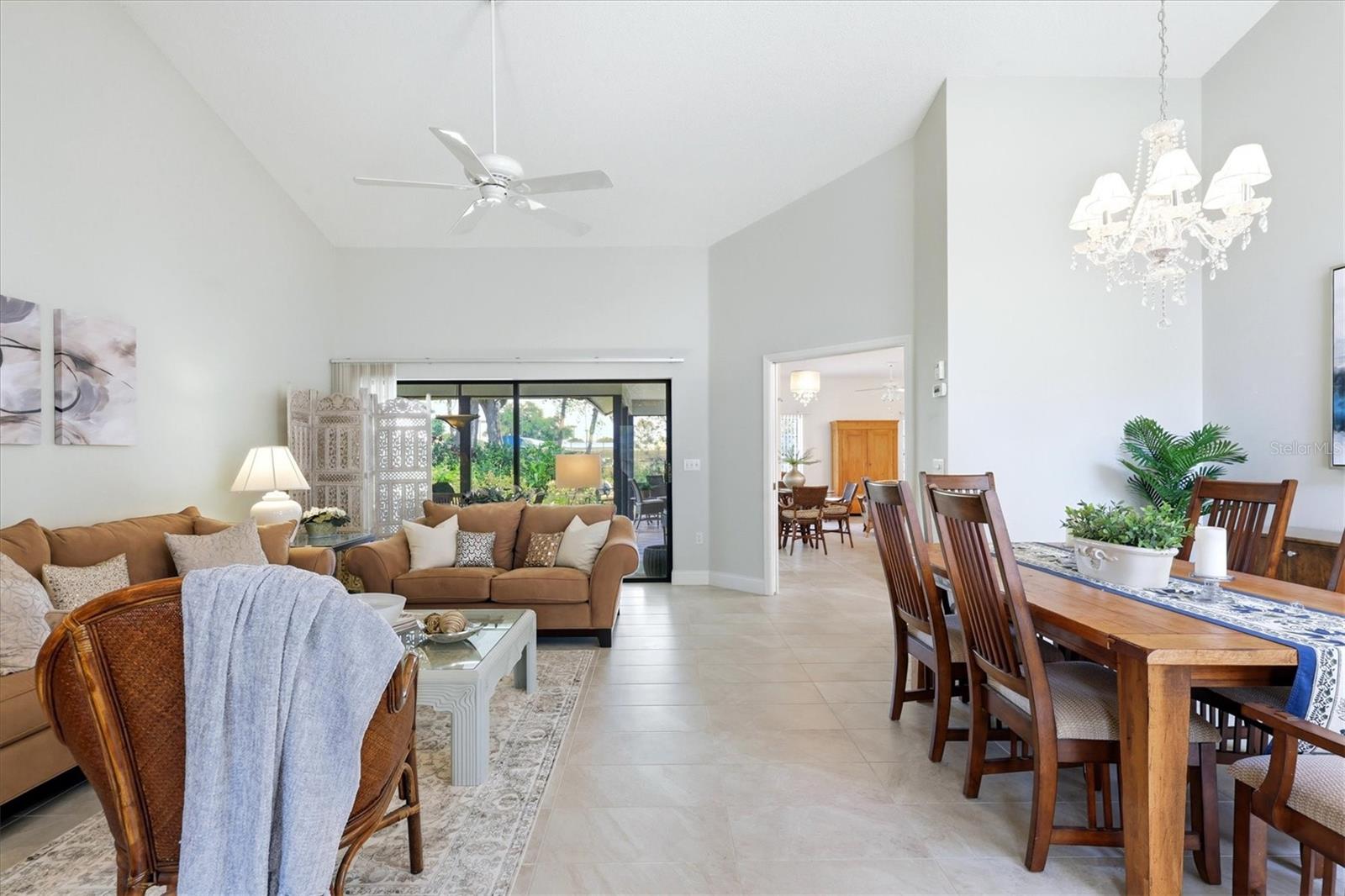 216 CARRIAGE HOUSE LANE 216
