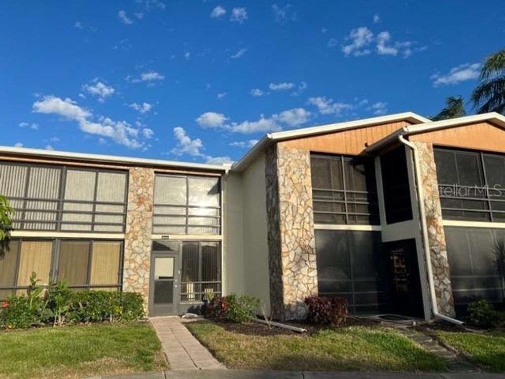 Photo of 5400 34th Street W #E8, Bradenton, FL 34210 (MLS # A4691839)