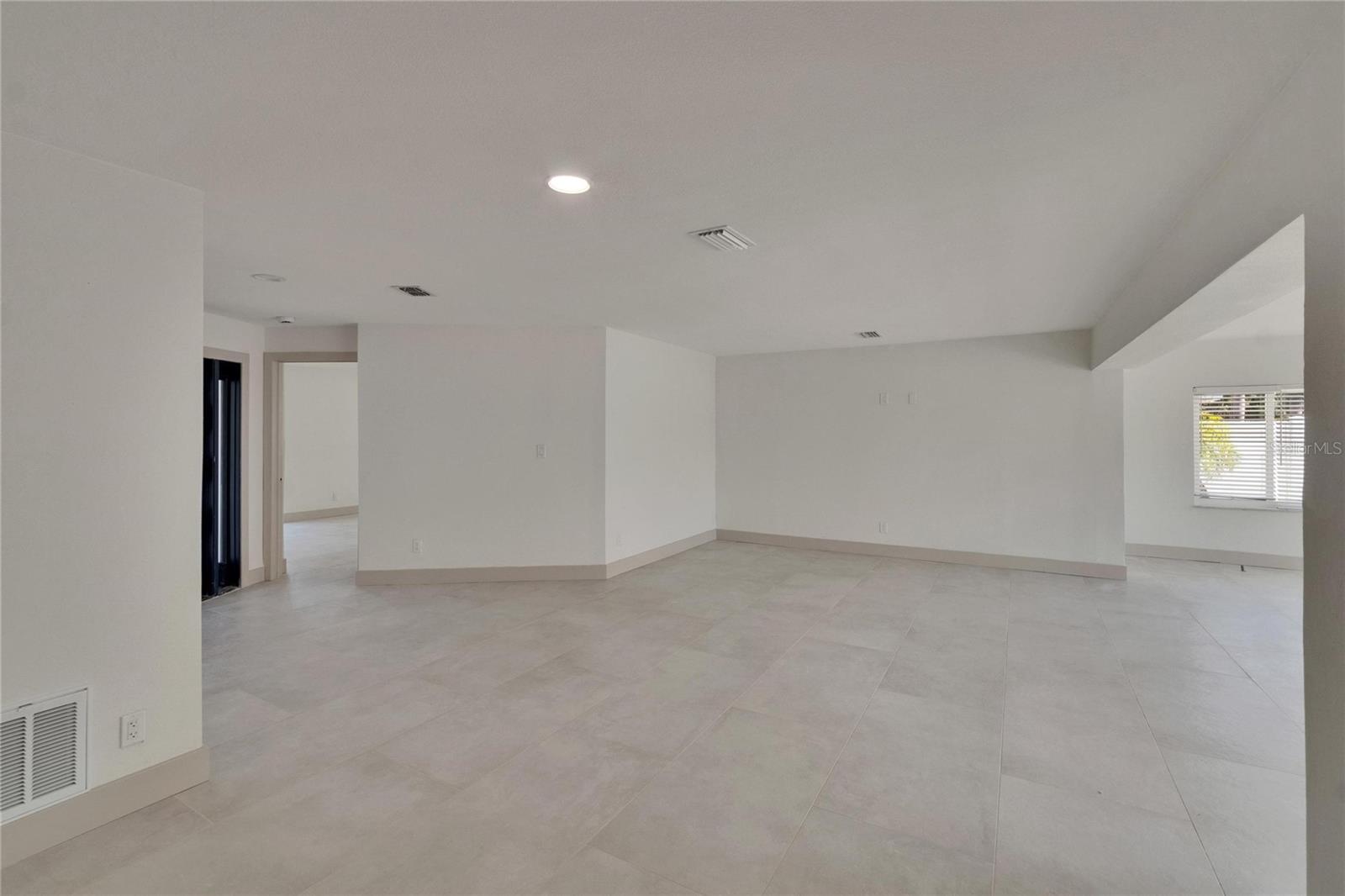 PASADENA GOLF CLUB ESTATES SEC 4 - Residential Lease