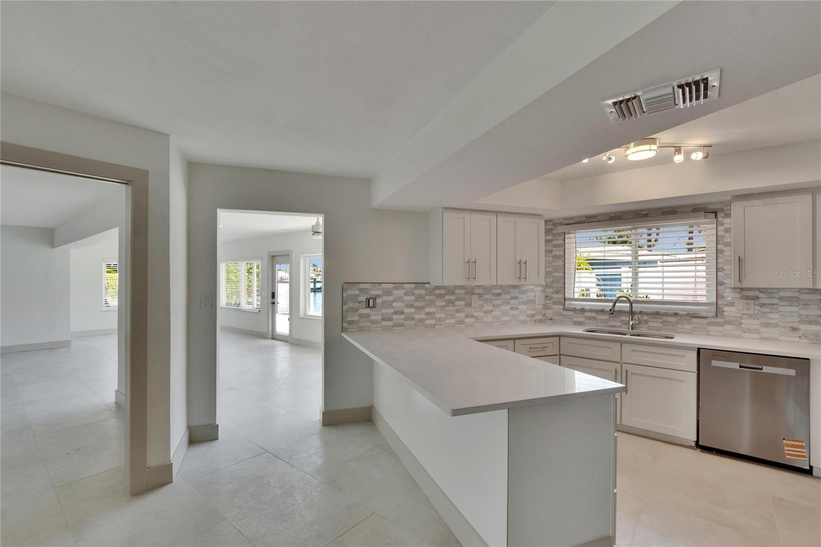 PASADENA GOLF CLUB ESTATES SEC 4 - Residential Lease